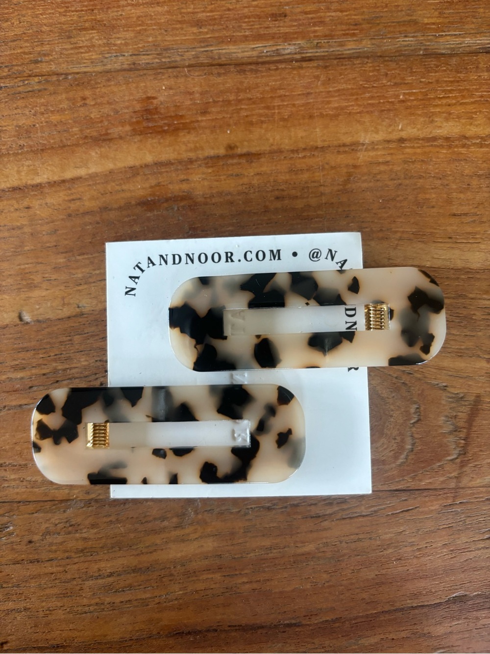 Nat+Noor, Tortoiseshell Resin Hair Clips - Neutral Beige and Black